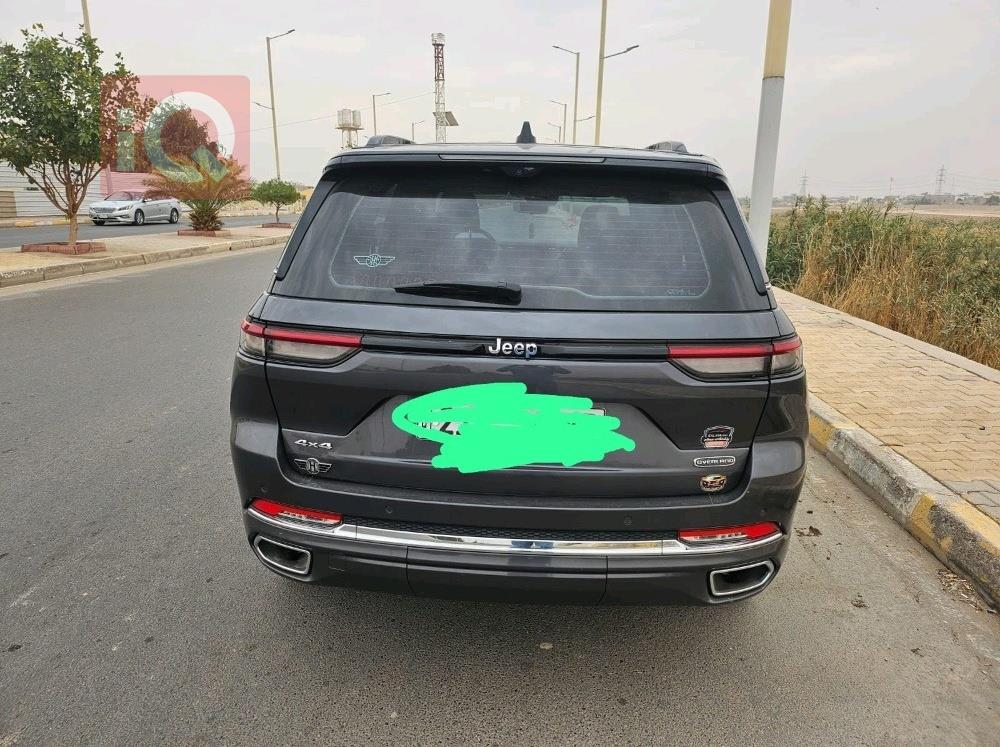 جیپ گراند شیرۆکی